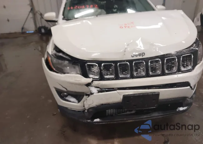 3C4NJDBB3JT150536: 44208722