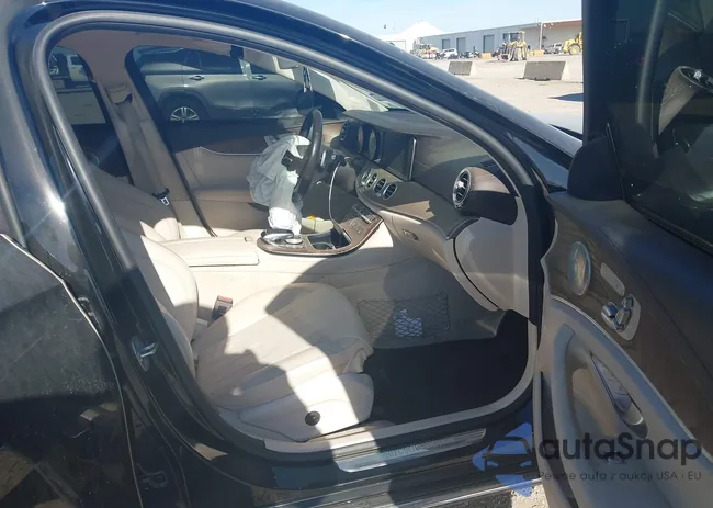 WDDZF4JB9JA380261: 44208772