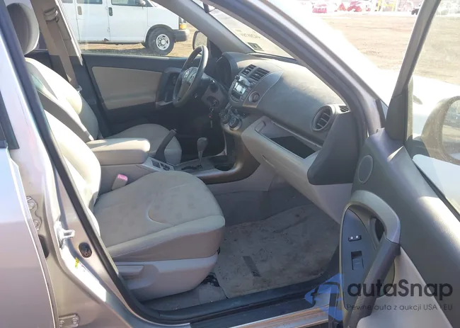 JTMBF4DV2AD037145: 44208789