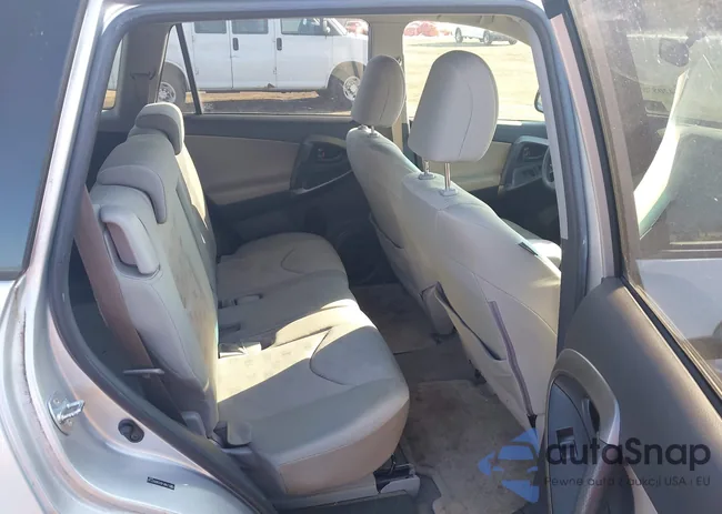 JTMBF4DV2AD037145: 44208789