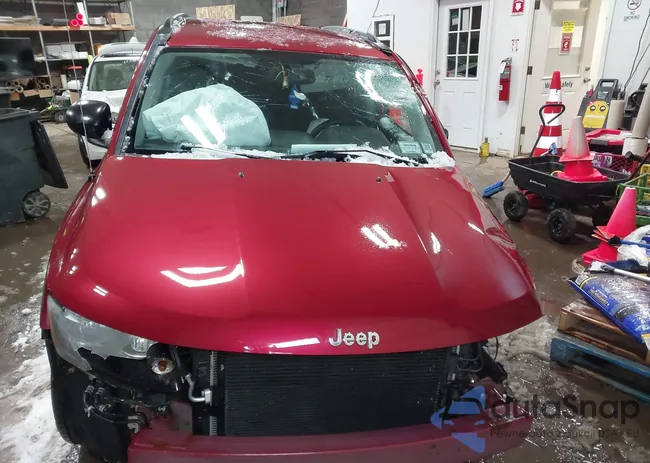 1C4NJDBB7GD556897: 44208879