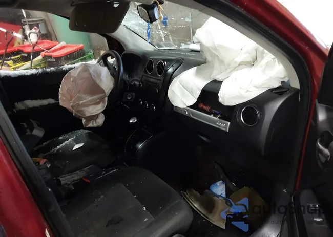 1C4NJDBB7GD556897: 44208879