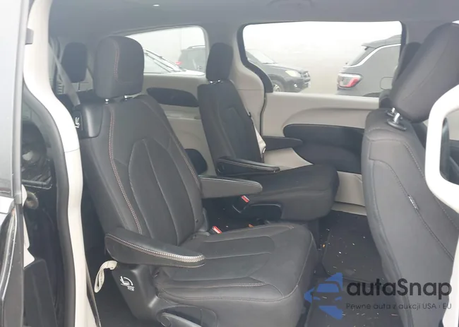 2C4RC1DG7HR684347: 44208891