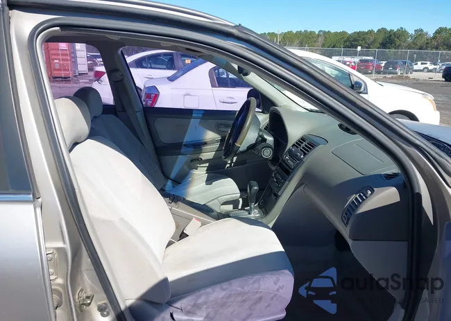 JN1CA31D51T601484: 44208931