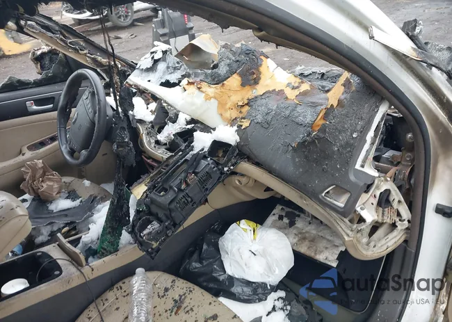 KMHGC4DD5DU250984: 44208016