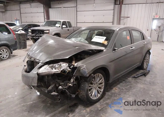 1C3CCBCB5CN301985: 44208108