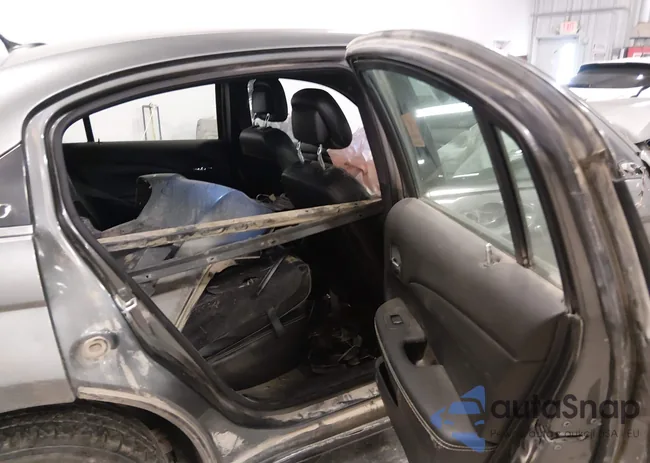 1C3CCBCB5CN301985: 44208108