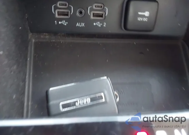 1C4RJKBG3M8118089: 44208126