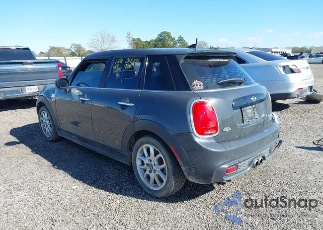 WMWXU3C5XG2D30870: 44208135