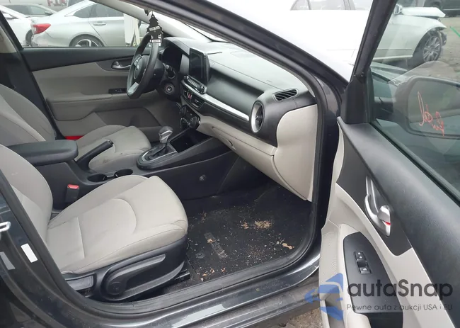 3KPF24AD0KE050839: 44209392