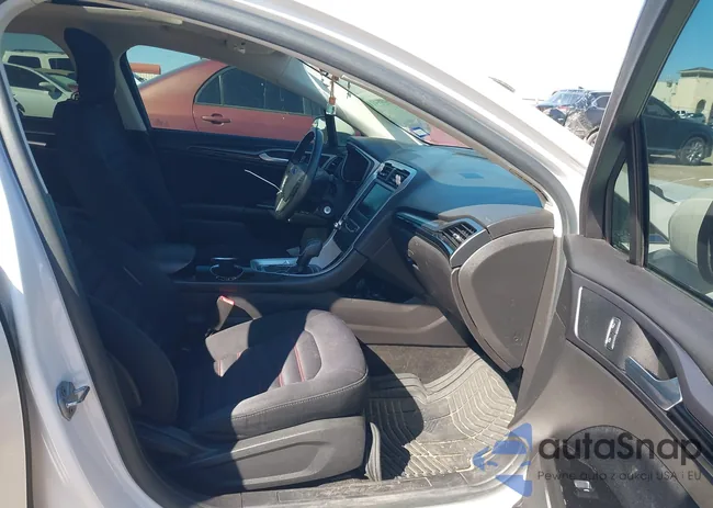 3FA6P0H77ER193638: 44209411