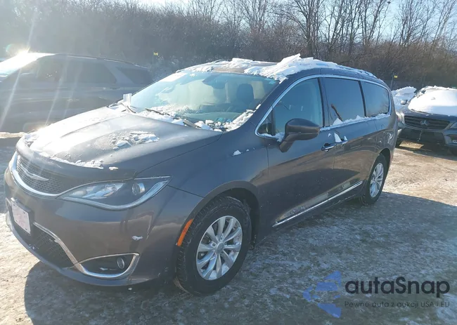 2C4RC1BG8JR352636: 44209535