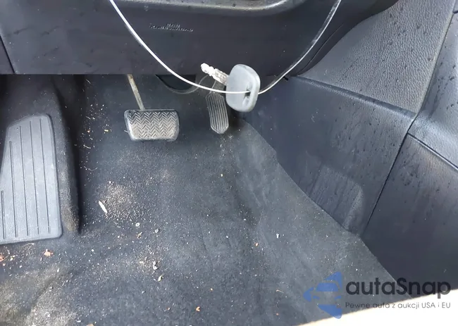 2T1BURHE1FC275201: 44209629