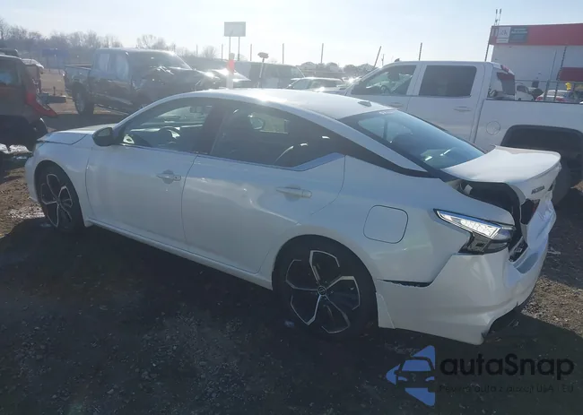 1N4BL4CV1RN334879: 44209872