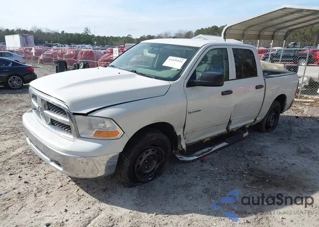 1D3HV13P99S786831: 44209114