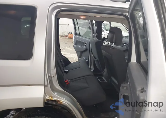 1C4PJMAK3CW145232: 44209212