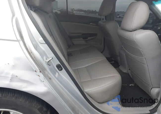 1HGCP2F42AA053746: 44209260