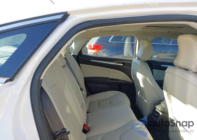 3FA6P0SU6FR260682: 44209345