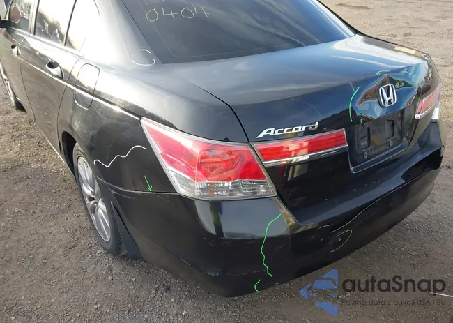 1HGCP2F74BA068017: 44210404