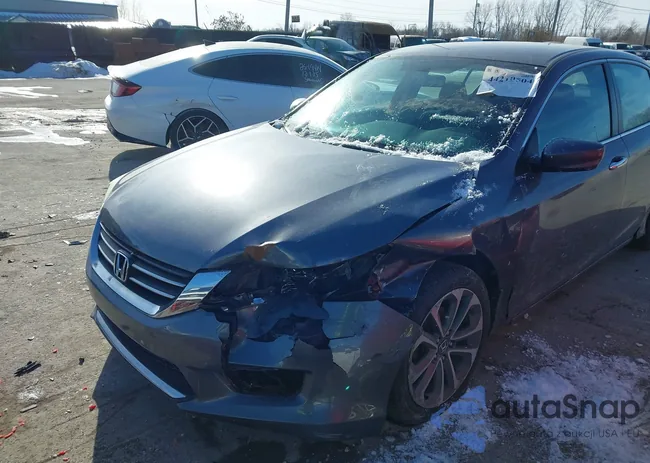 1HGCR2F58EA010747: 44210504