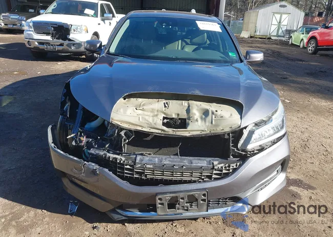 1HGCR3F93HA012533: 44210563