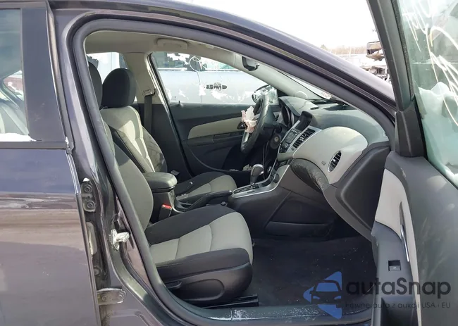 1G1PA5SG7E7432529: 44210821