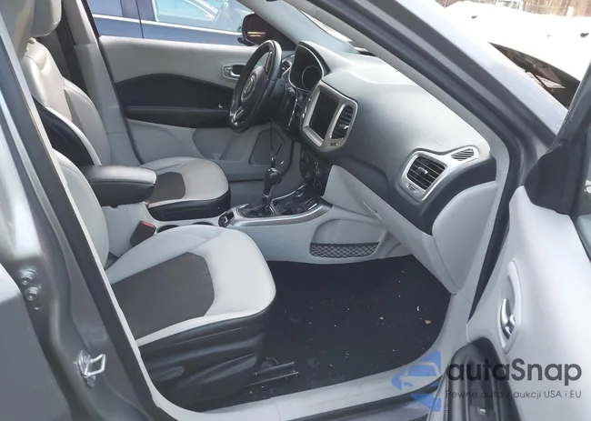 3C4NJDBB7JT483869: 44210121