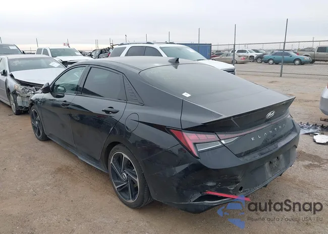 KMHLR4AF8NU332020: 44211505