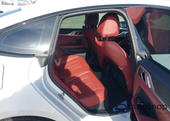 WBY43AW08RFS19237: 44211512