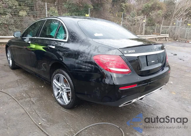 WDDZF4KB8KA664142: 44211521