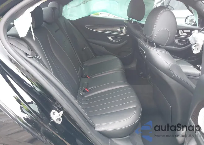 WDDZF4KB8KA664142: 44211521