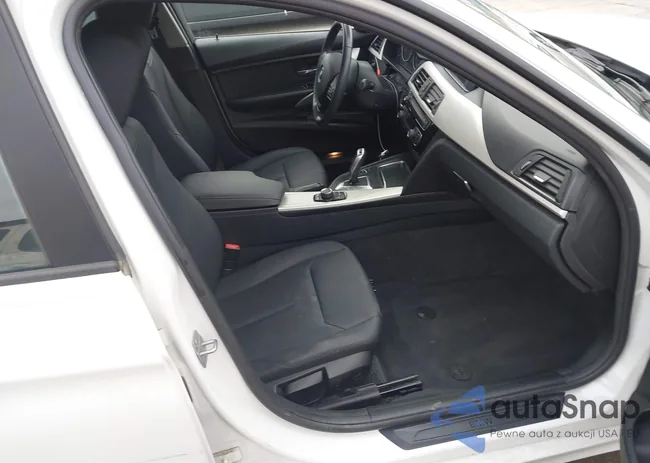 WBA8E1G54JNU88950: 44211608