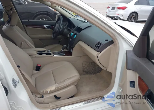 WDDGF5EB0BR160761: 44211783