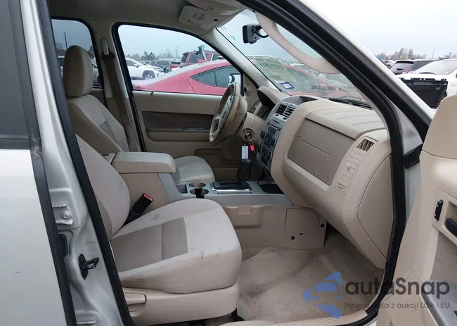 1FMCU03G59KA44678: 44211824