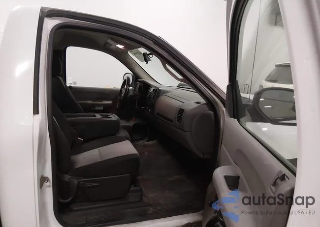 1GCEC14X58Z323641: 44211084