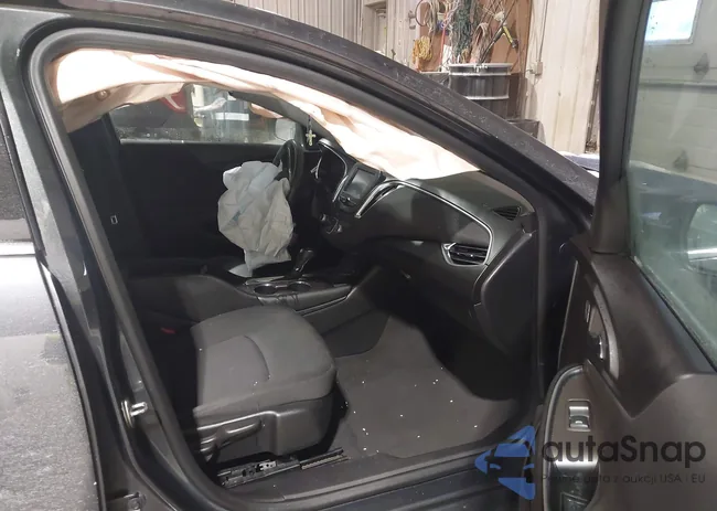 1G1ZD5ST0JF140489: 44211122