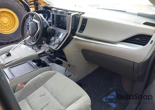 5TDKZ3DC9JS910944: 44211350