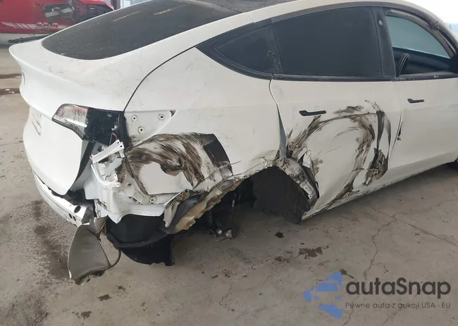 5YJYGDEE0LF008924: 44212386