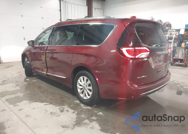 2C4RC1BG0KR596766: 44212413