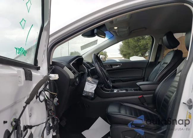 2FMPK3J96LBA28715: 44212808