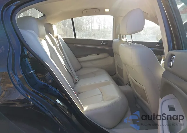 JN1DV6AP9BM601729: 44212896