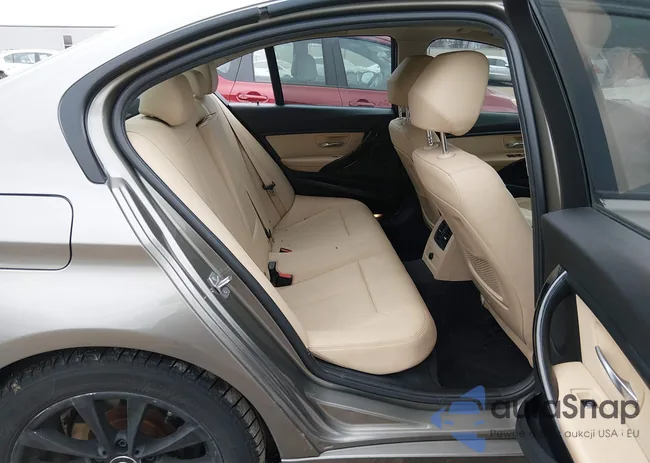 WBA8E1G39HNU18210: 44212358