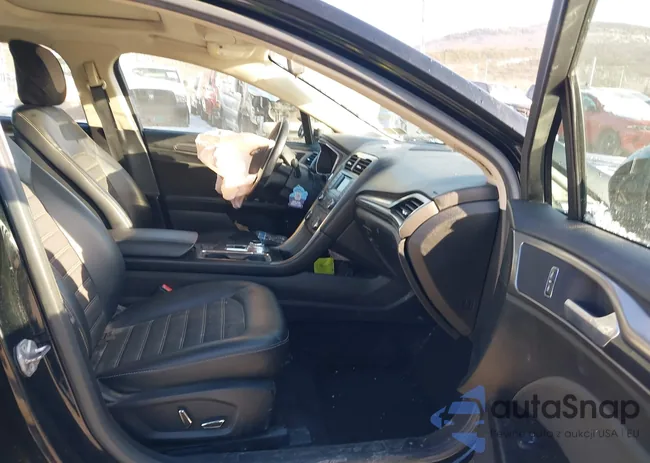 3FA6P0LU1HR222553: 44213402