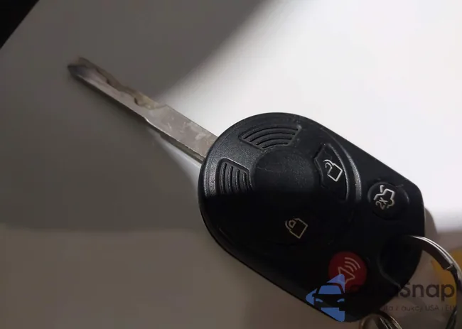 1FADP5AU3JL104497: 44213581