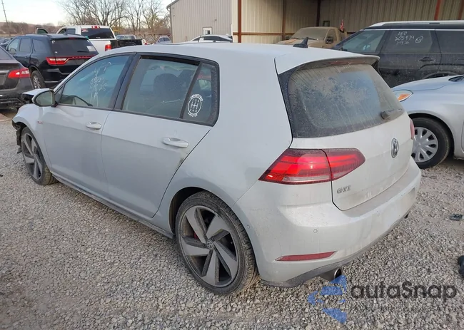 3VW547AUXJM276038: 44213725