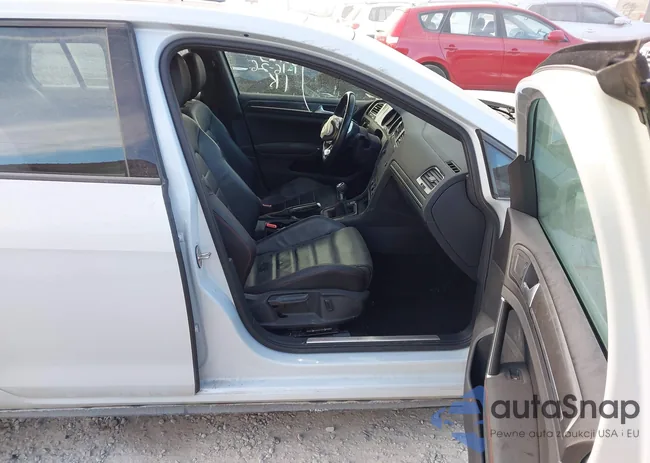 3VW547AUXJM276038: 44213725