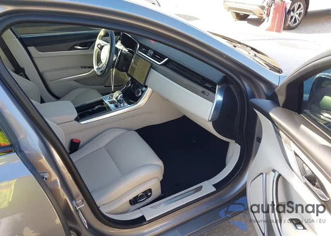 SAJBG4FX2MCY88742: 44213799