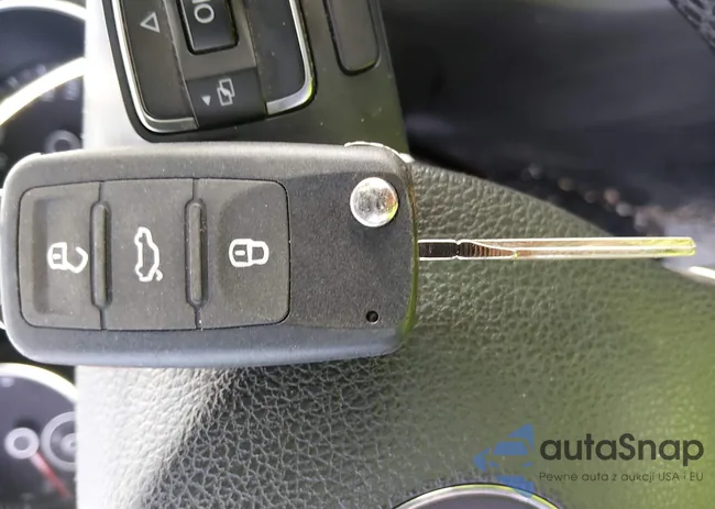 3VWPZ7AJ0BM602303: 44213814