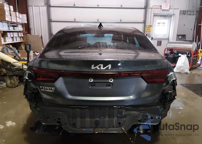 3KPF24AD9PE615211: 44213867