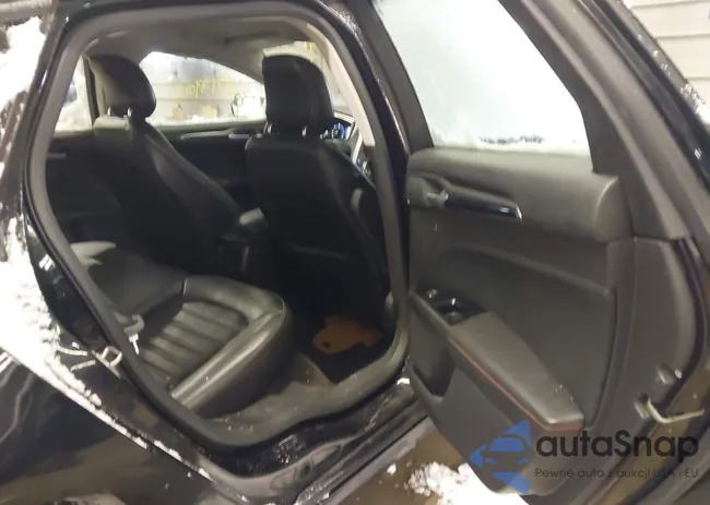 3FA6P0LU7GR204041: 44213905